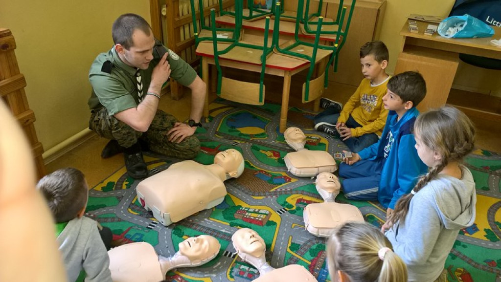 Uczymy się ratować czyli zajęcia z udzielania pierwszej pomocy w PZSP w Przylesiu