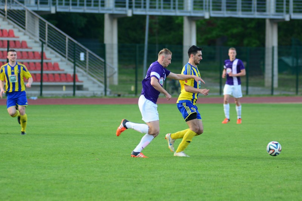 Derby powiatu brzeskiego i awans do III Ligi dla Stali Brzeg. Wygrana 3:1[relacja, zdjęcia, wideo]