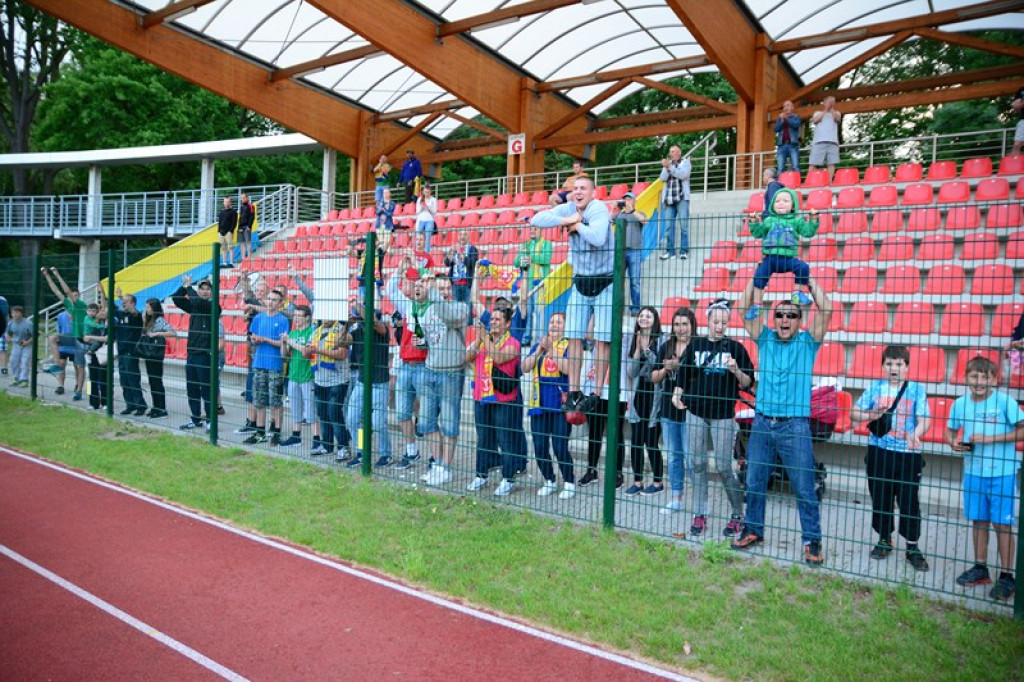 Derby powiatu brzeskiego i awans do III Ligi dla Stali Brzeg. Wygrana 3:1[relacja, zdjęcia, wideo]