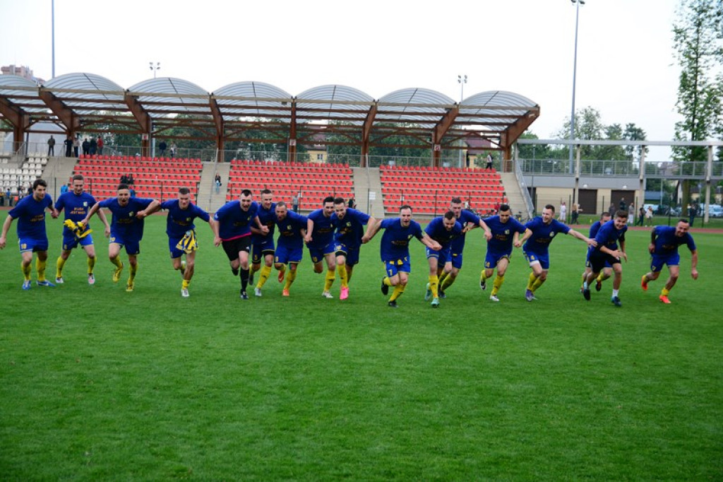 Derby powiatu brzeskiego i awans do III Ligi dla Stali Brzeg. Wygrana 3:1[relacja, zdjęcia, wideo]