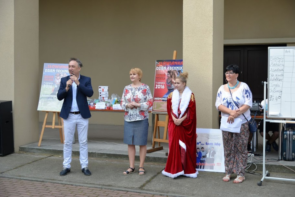 Konkursy, sport, zabawa, czyli Dzień Technika na Słowiańskiej