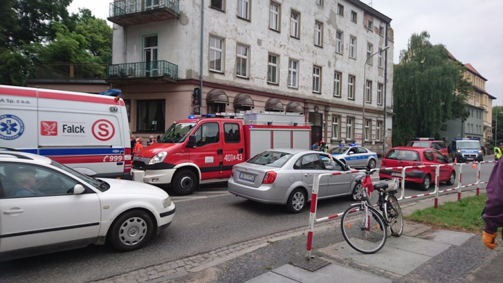 Śmiertelny wypadek w Brzegu. Kobieta zginęła pod kołami TIR-a