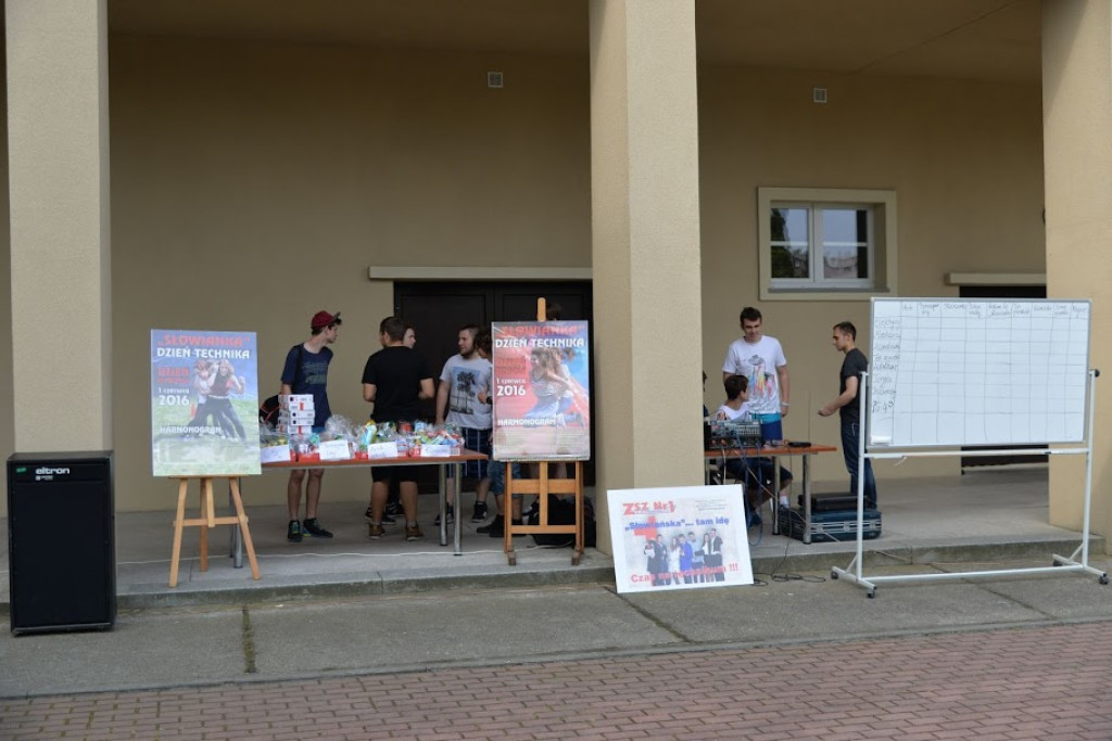 Konkursy, sport, zabawa, czyli Dzień Technika na Słowiańskiej