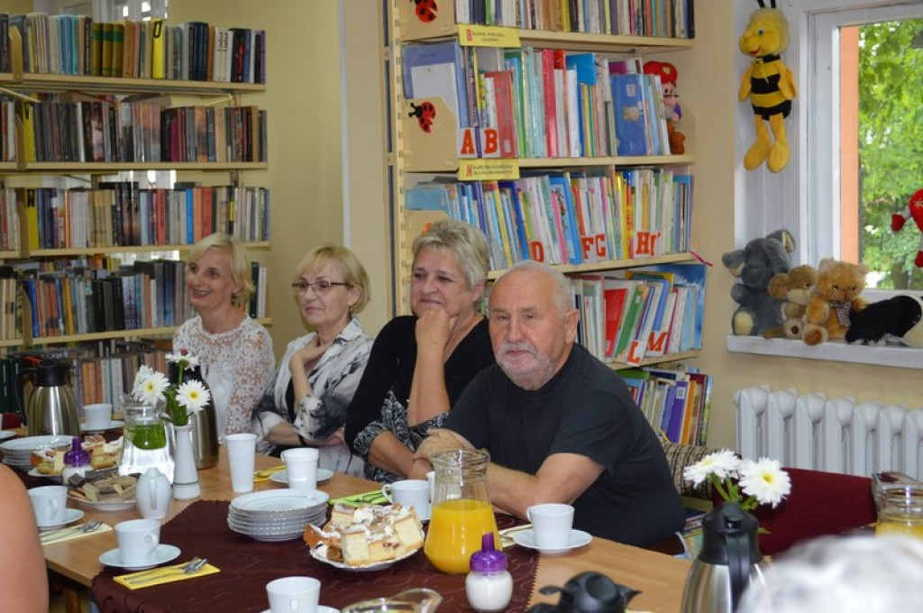 Po pierwsze, czytamy...