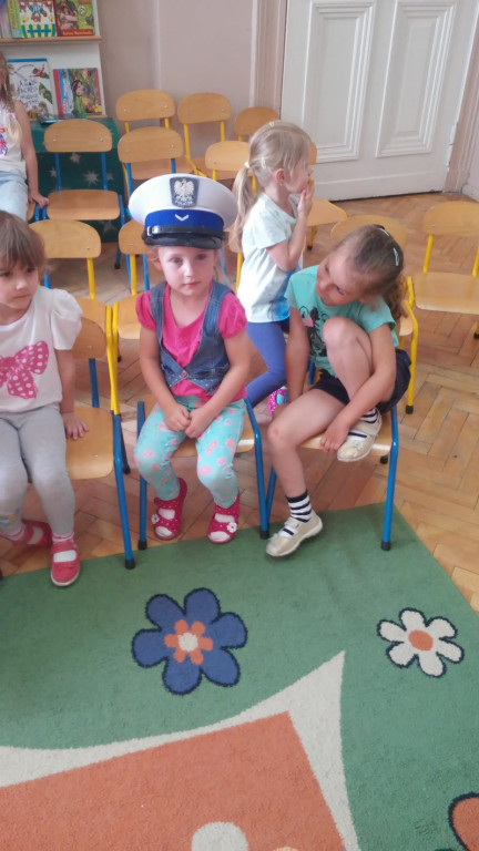 Spotkanie z policjantem w PP8 - wakacje tuż, tuż..
