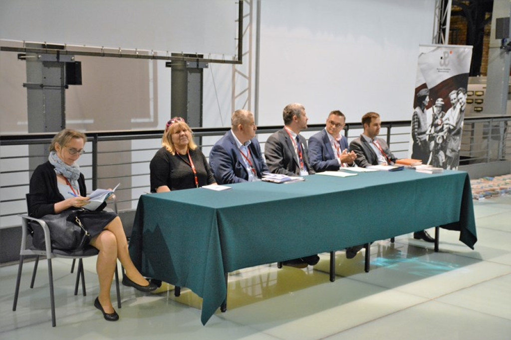 Uczniowie Grodkowskiej Jedynki w podsumowaniu ogólnopolskiego projektu edukacyjnego 