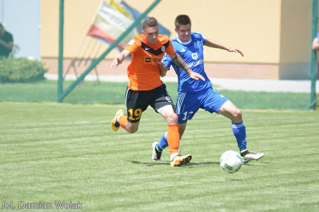 Mecz kontrolny Ruchu Chorzów z Zagłębiem Lubin w Grodkowie