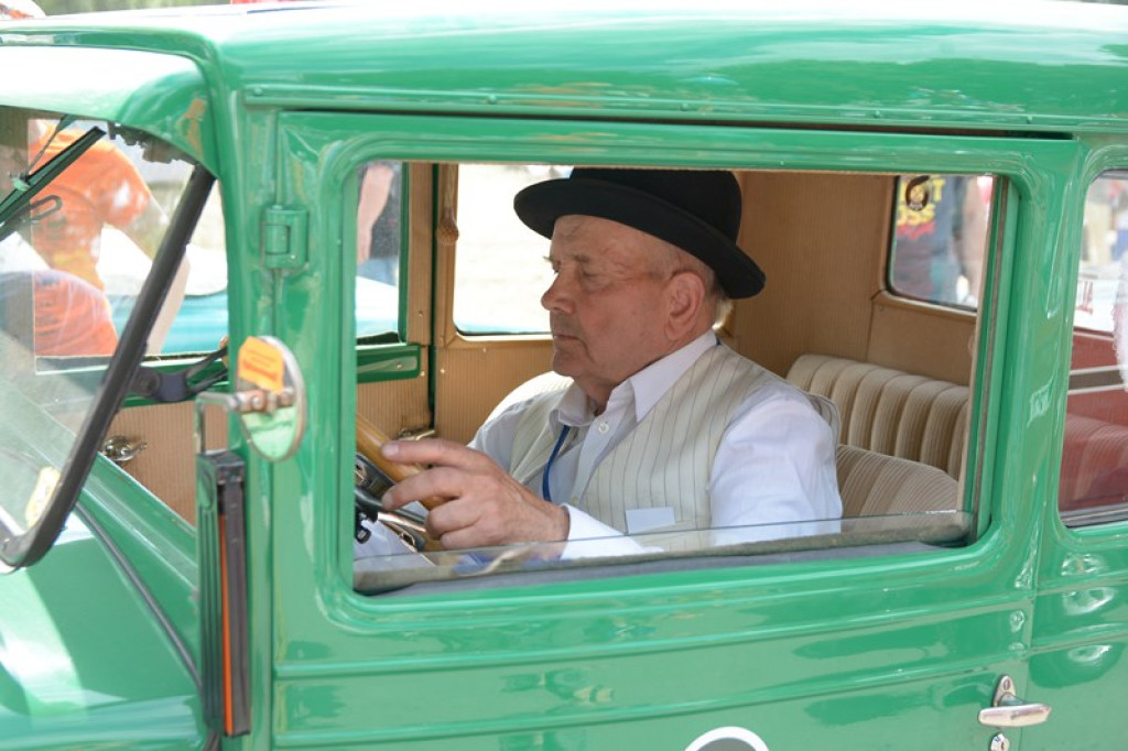 Międzynarodowy Zlot Pojazdów Zabytkowych w Oławie 2016