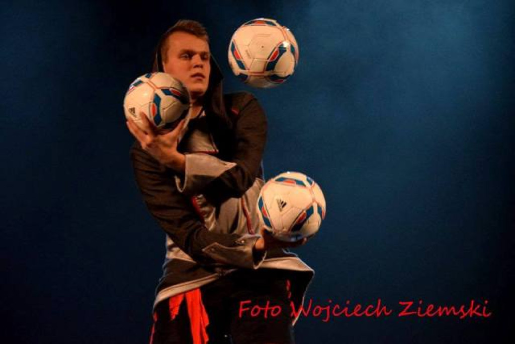 Cyrk Juremix z artystami programu 