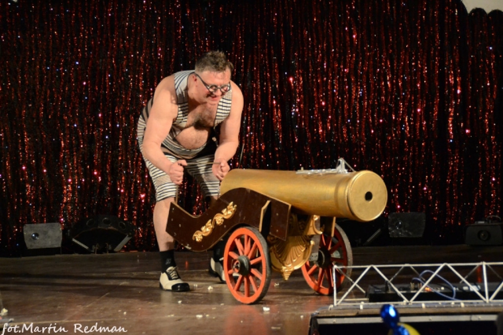 Cyrk Juremix z artystami programu 