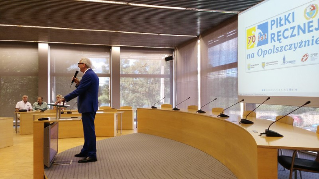 70-lecie powstania Opolskiego Związku Piłki Ręcznej. Odznaczenia dla Mieszkańców Powiatu Brzeskiego