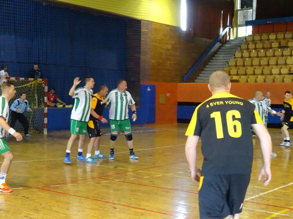 Zwycięstwem w Turnieju w Zawadzkim grodkowscy oldboje 4Ever Young zakończyli sezon.