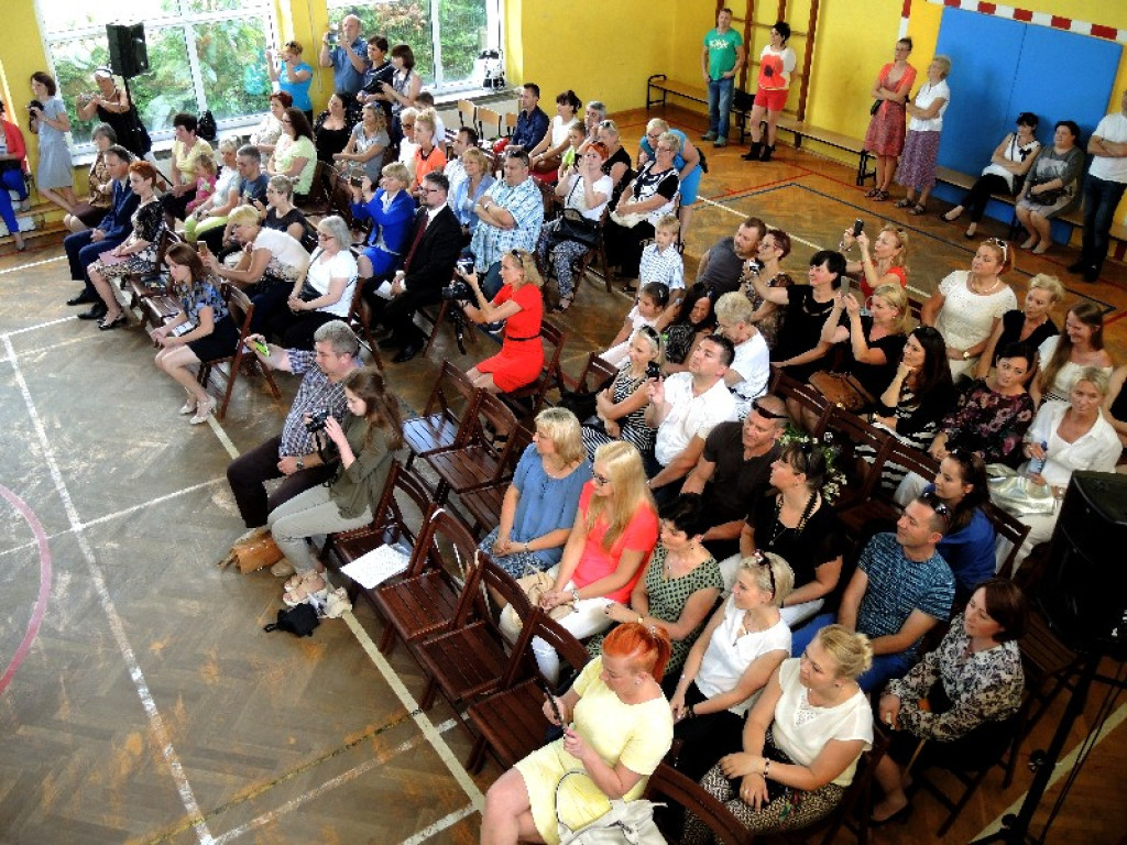 Uroczystość z muzycznymi gwiazdami  światowej sławy w PSP nr 8