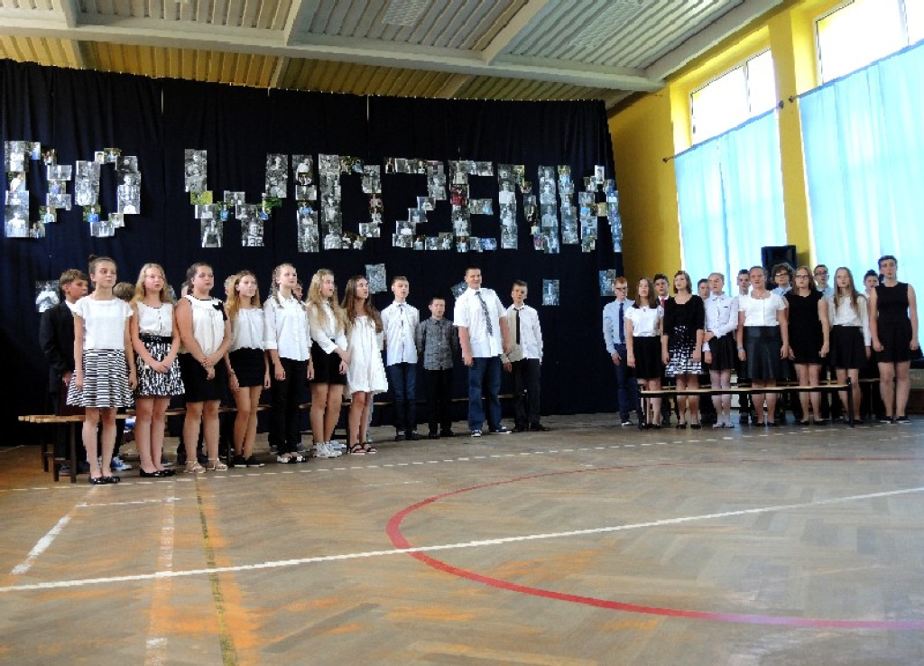 Uroczystość z muzycznymi gwiazdami  światowej sławy w PSP nr 8