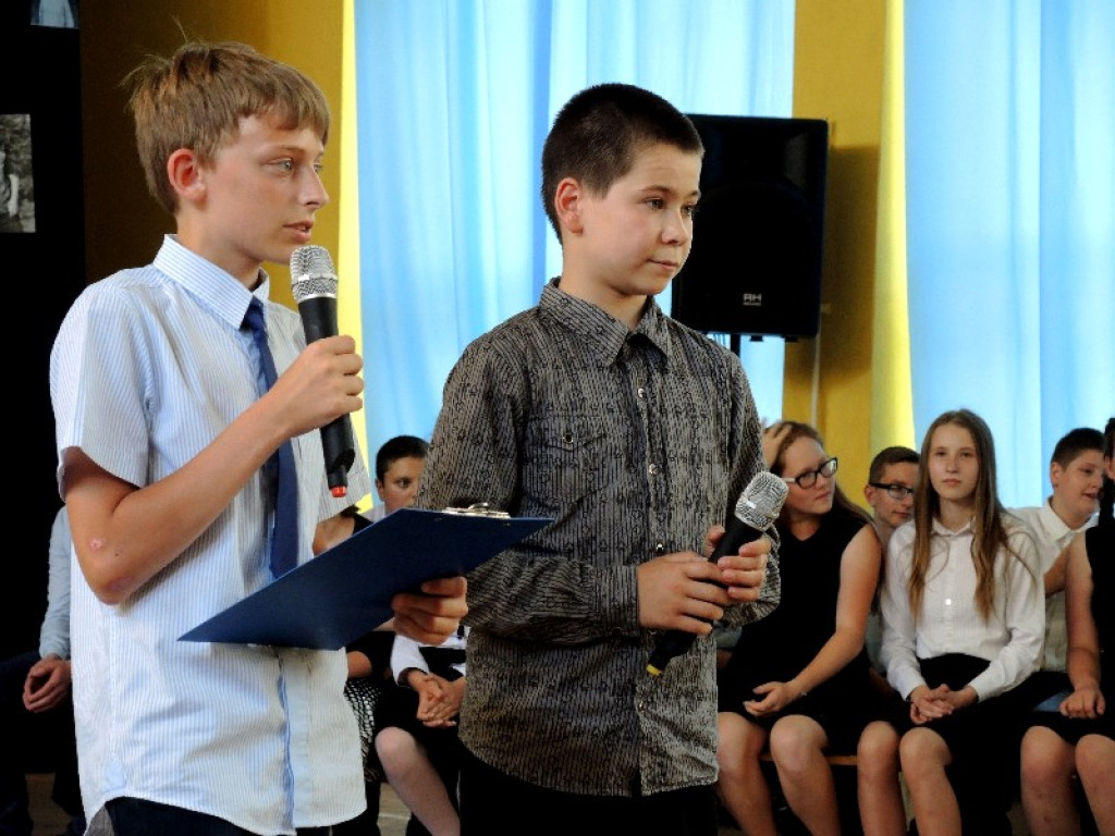 Uroczystość z muzycznymi gwiazdami  światowej sławy w PSP nr 8