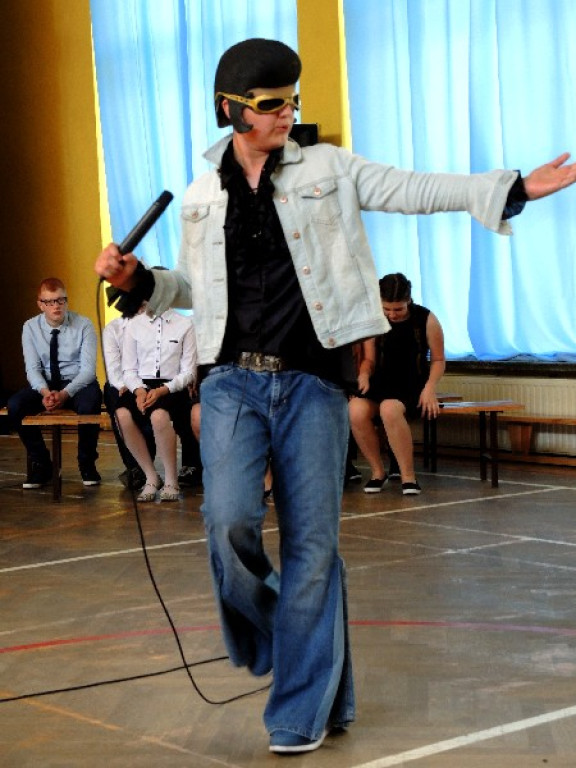 Uroczystość z muzycznymi gwiazdami  światowej sławy w PSP nr 8