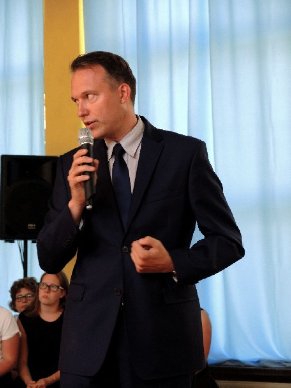 Uroczystość z muzycznymi gwiazdami  światowej sławy w PSP nr 8