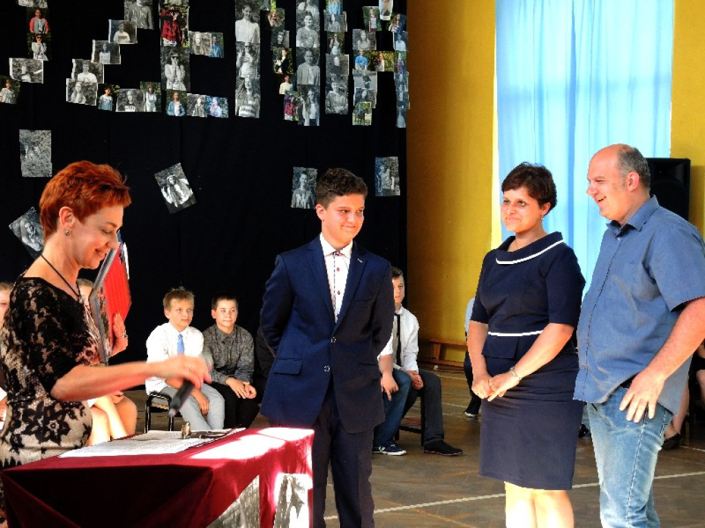 Uroczystość z muzycznymi gwiazdami  światowej sławy w PSP nr 8