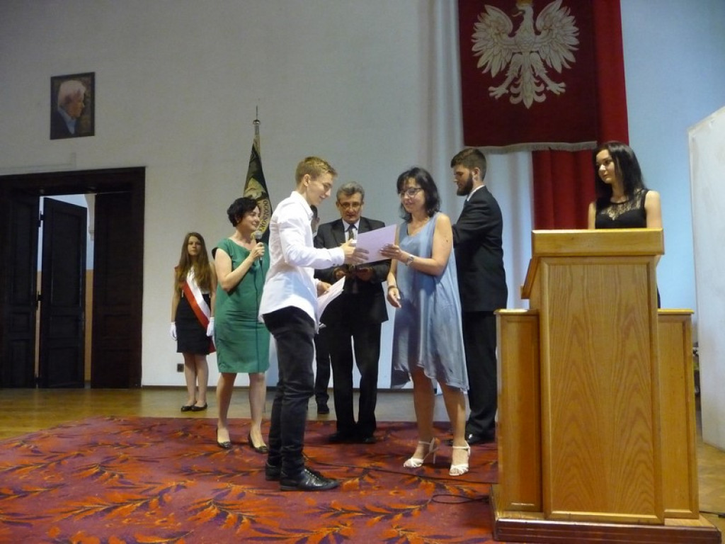 Prymusi i zwycięzcy zbierają żniwo