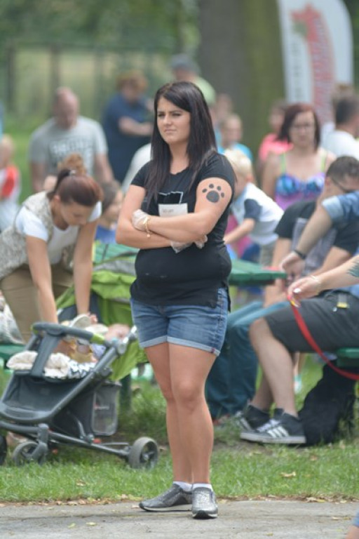 W Grodkowie zbierali karmę dla zwierząt