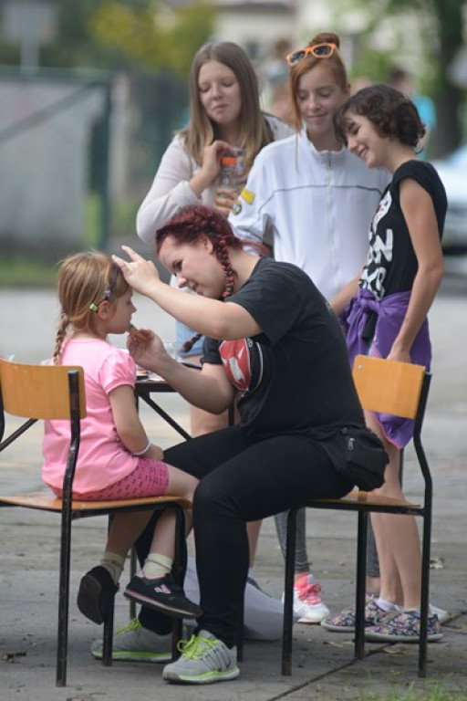 W Grodkowie zbierali karmę dla zwierząt