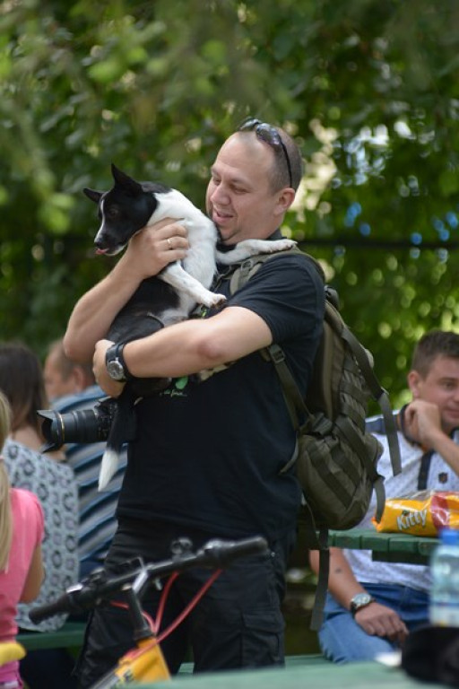 W Grodkowie zbierali karmę dla zwierząt