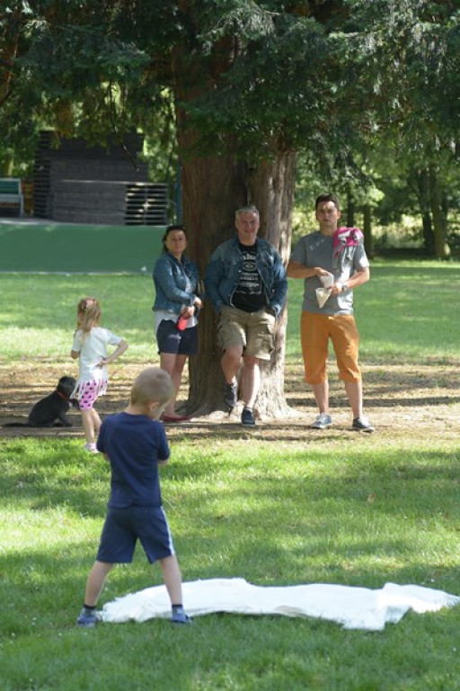 W Grodkowie zbierali karmę dla zwierząt