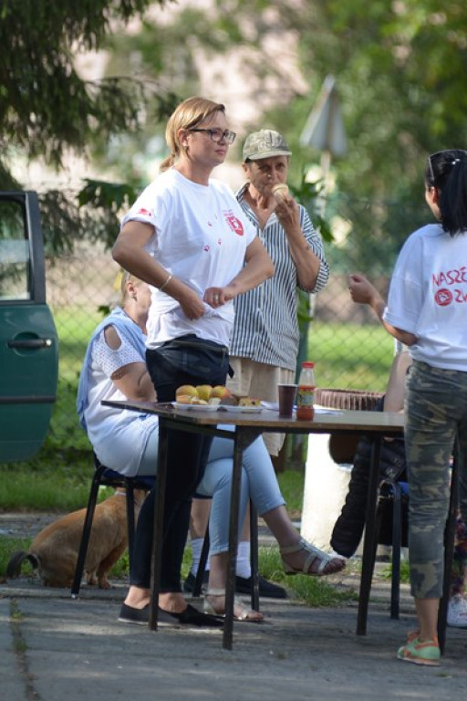 W Grodkowie zbierali karmę dla zwierząt
