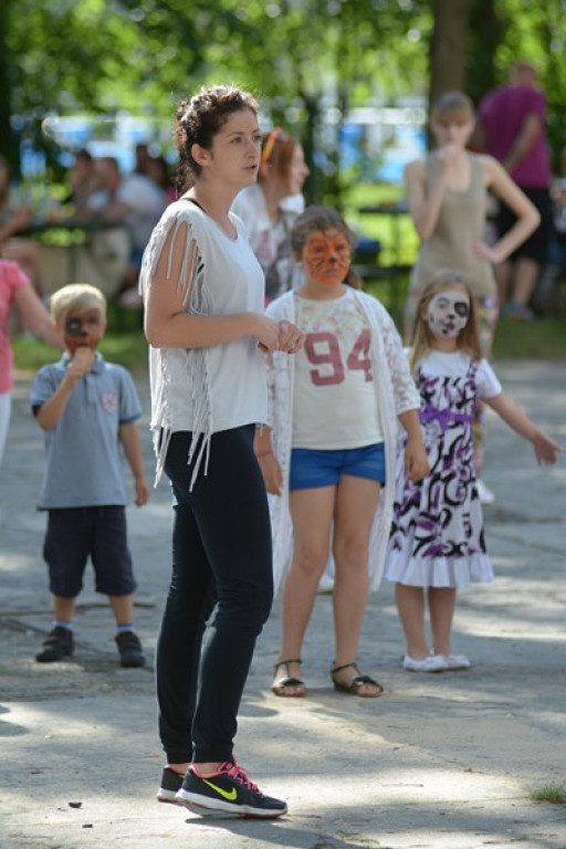W Grodkowie zbierali karmę dla zwierząt