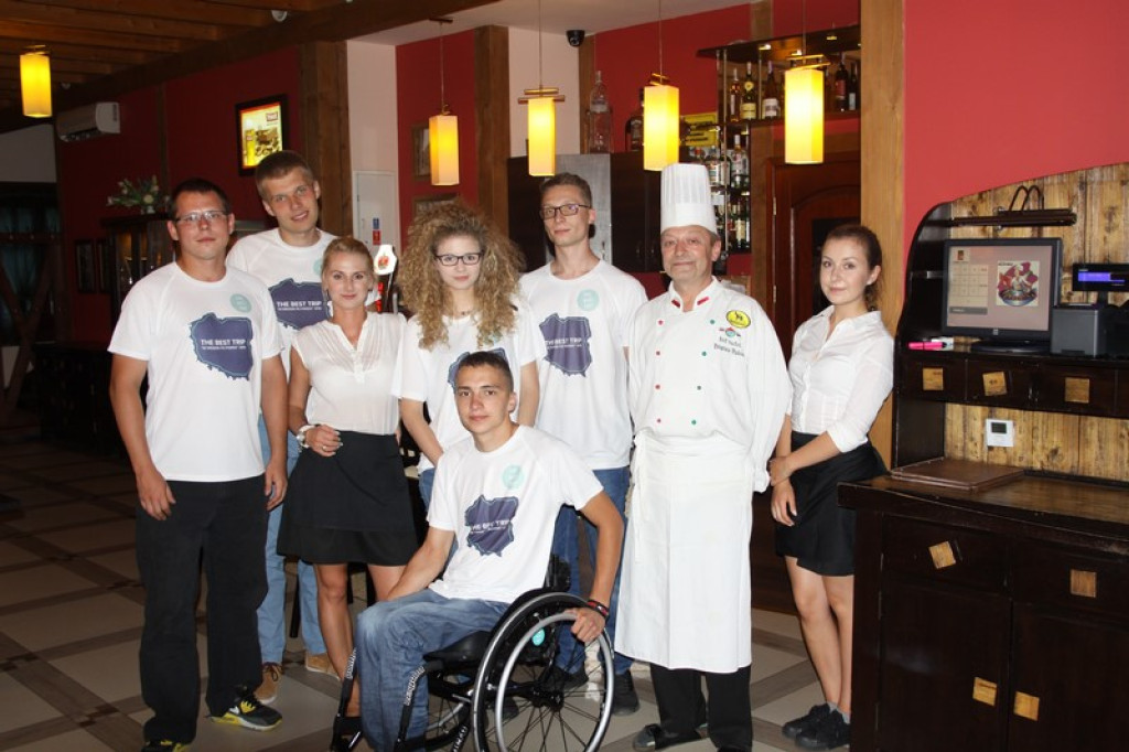 Dookoła Polski na wózku inwalidzkim. Adrian Beściak dotarł do Brzegu