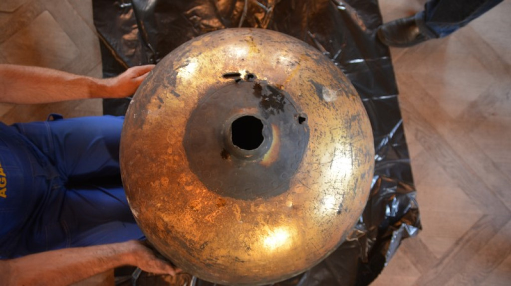 Zobacz co kryła w sobie kula wieży ratuszowej w Brzegu - Pierwsze zdjęcia