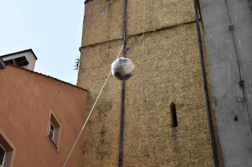 Zobacz co kryła w sobie kula wieży ratuszowej w Brzegu - Pierwsze zdjęcia