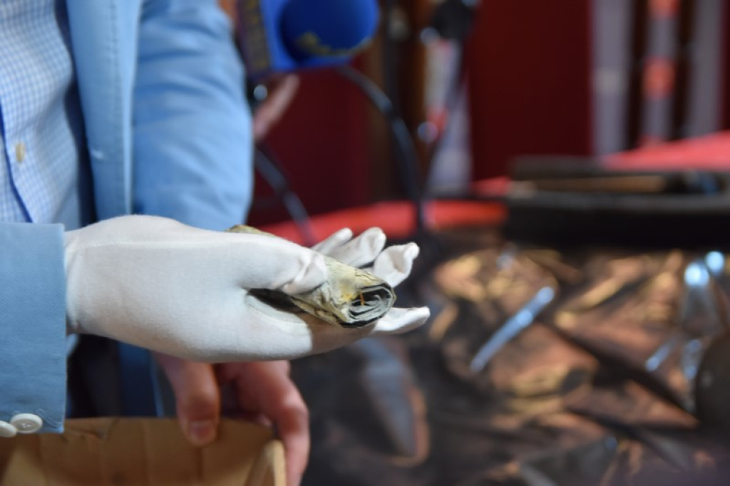 Zobacz co kryła w sobie kula wieży ratuszowej w Brzegu - Pierwsze zdjęcia