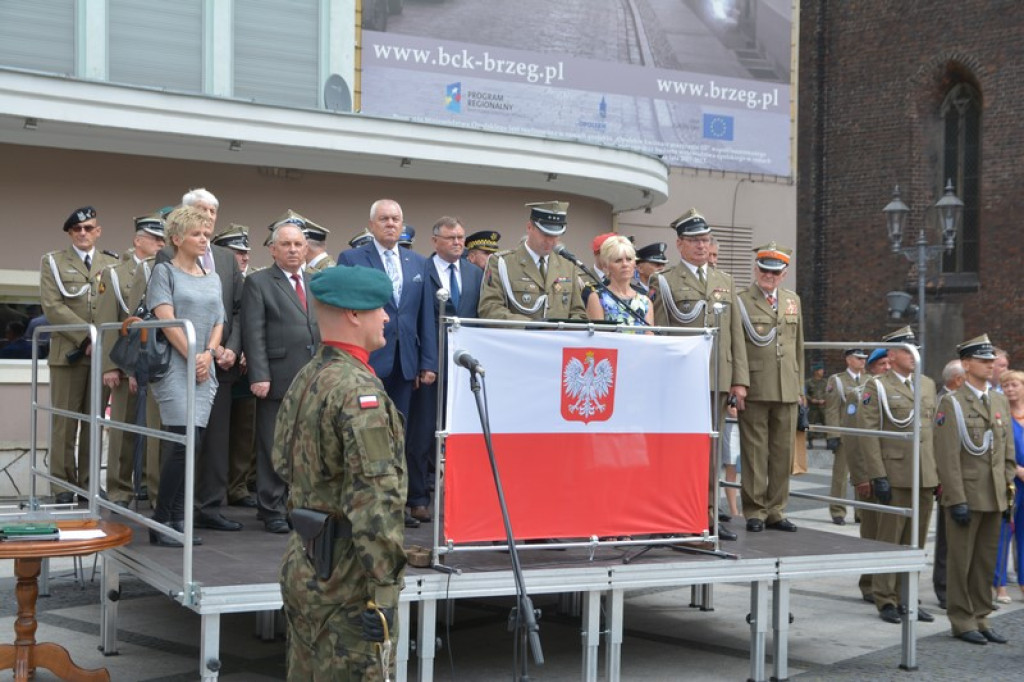 Święto 1. Brzeskiego Pułku Saperów. Wojskowi oddali hołd poległym żołnierzom