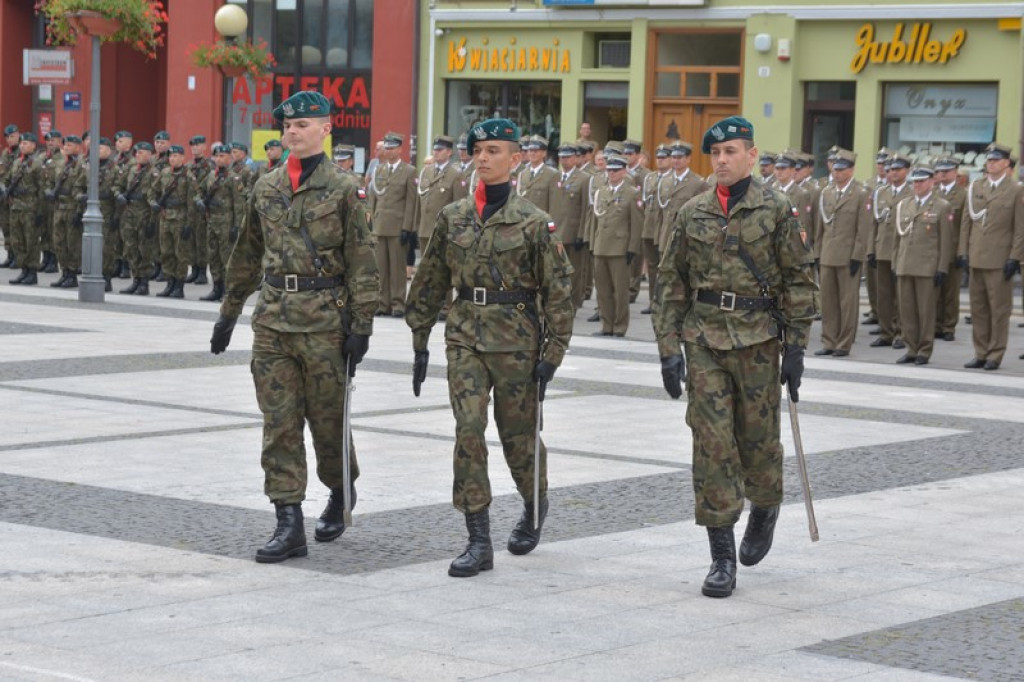 Święto 1. Brzeskiego Pułku Saperów. Wojskowi oddali hołd poległym żołnierzom