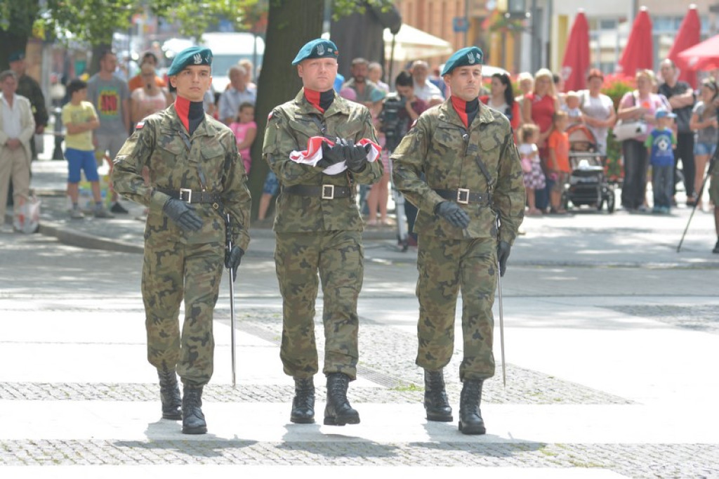 Święto 1. Brzeskiego Pułku Saperów. Wojskowi oddali hołd poległym żołnierzom