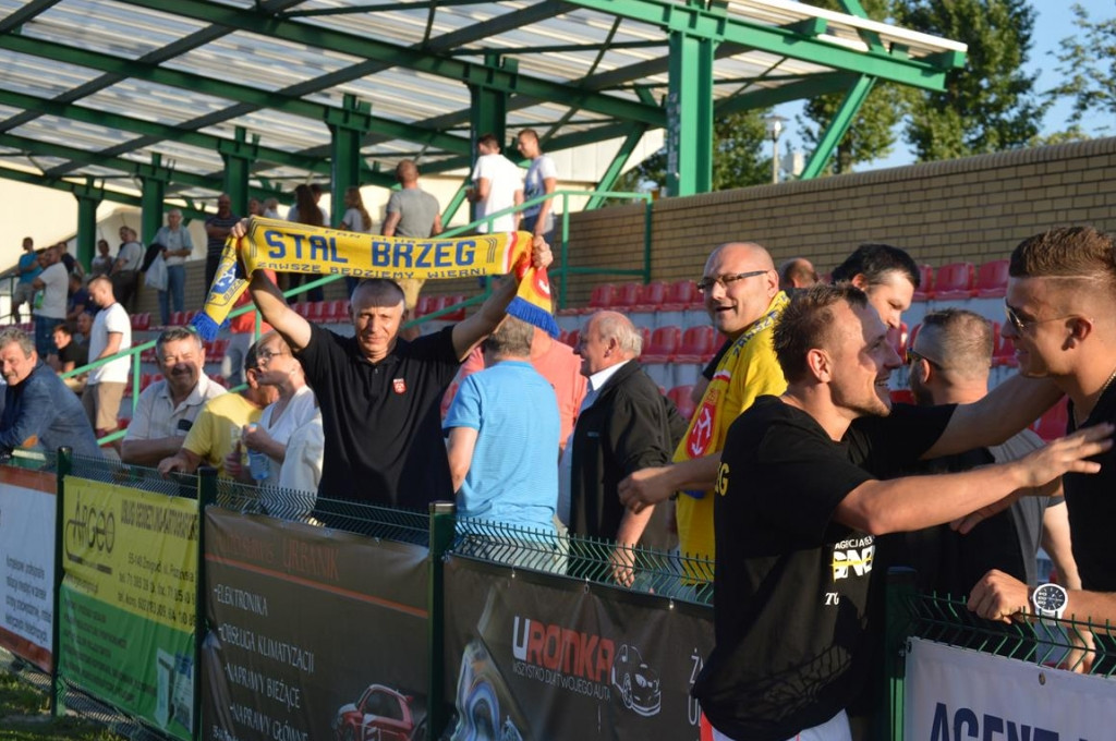 Stal Brzeg wygrywa i jest liderem ! (Relacja z meczu)