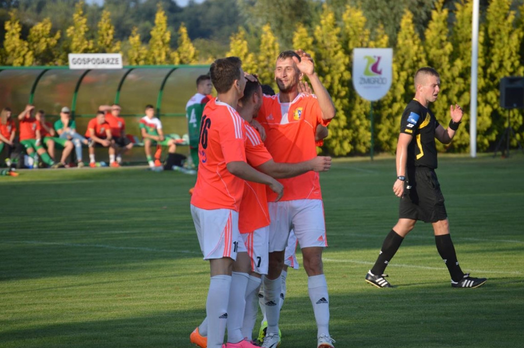 Stal Brzeg wygrywa i jest liderem ! (Relacja z meczu)