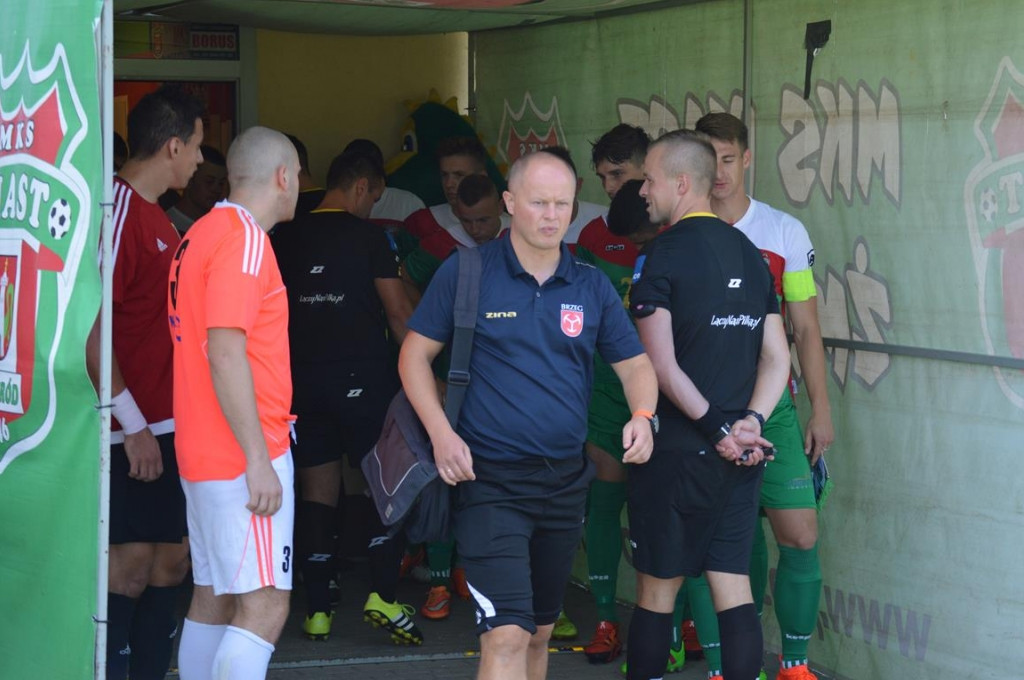Stal Brzeg wygrywa i jest liderem ! (Relacja z meczu)