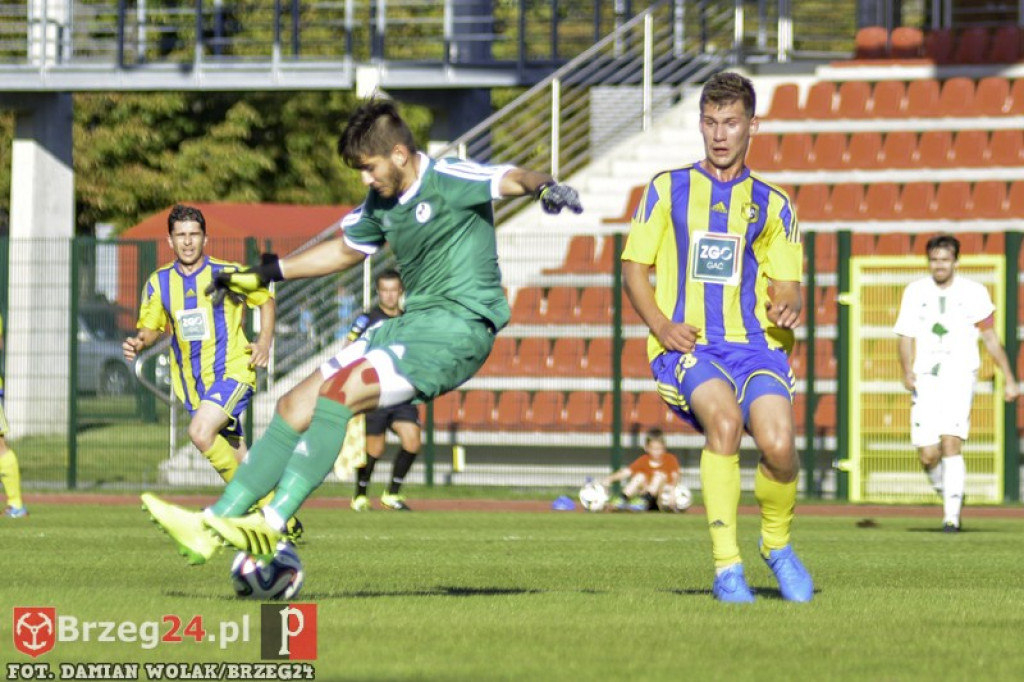 Stal Brzeg niepokonana ! Stal - Falubaz 2:0 (0:0) [relacja, foto]