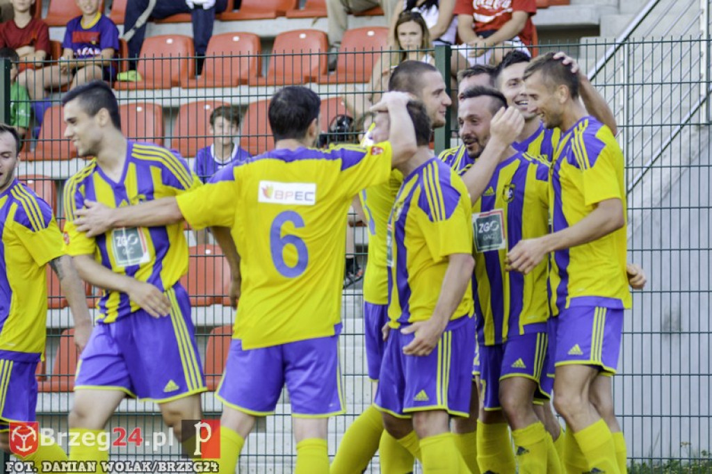 Stal Brzeg niepokonana ! Stal - Falubaz 2:0 (0:0) [relacja, foto]