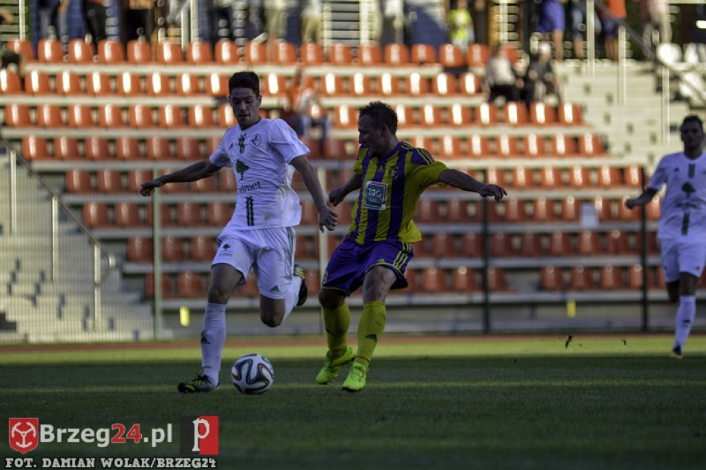 Stal Brzeg niepokonana ! Stal - Falubaz 2:0 (0:0) [relacja, foto]