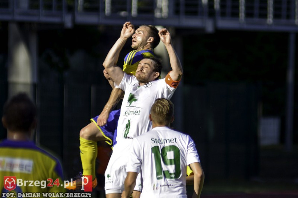 Stal Brzeg niepokonana ! Stal - Falubaz 2:0 (0:0) [relacja, foto]