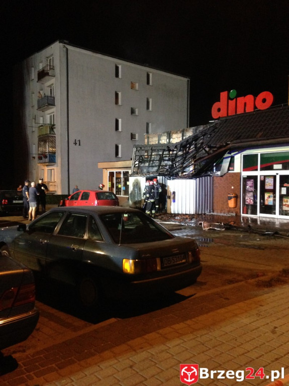 Pożar sklepu Dino przy ulicy Bohaterów Westerplatte w Brzegu