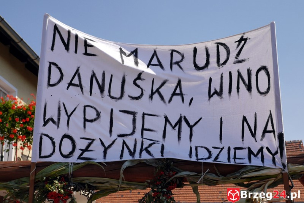 Gierszowice triumfowały u siebie - Fotorelacja z dożynkowego konkursu na najpiękniejszą koronę żniwną i na najładniejszą dekorację