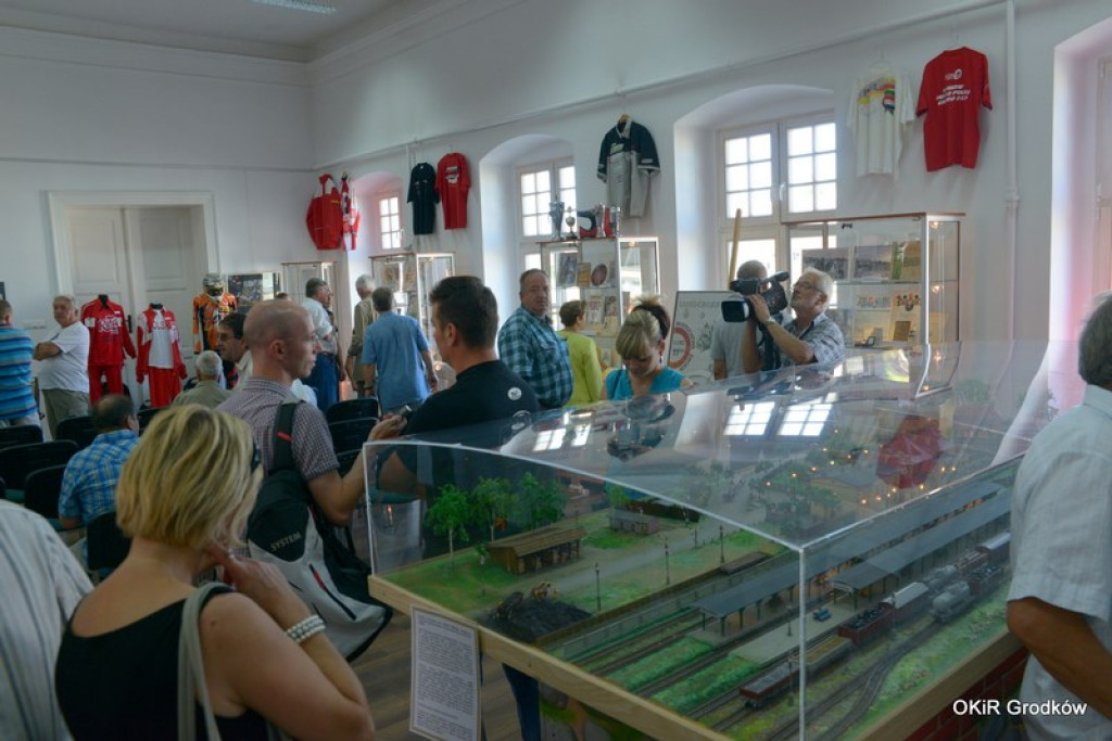 Relacja z otwarcia wystawy o motocrossie