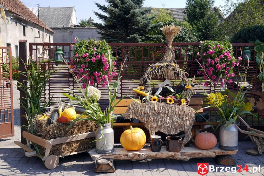 Gierszowice triumfowały u siebie - Fotorelacja z dożynkowego konkursu na najpiękniejszą koronę żniwną i na najładniejszą dekorację
