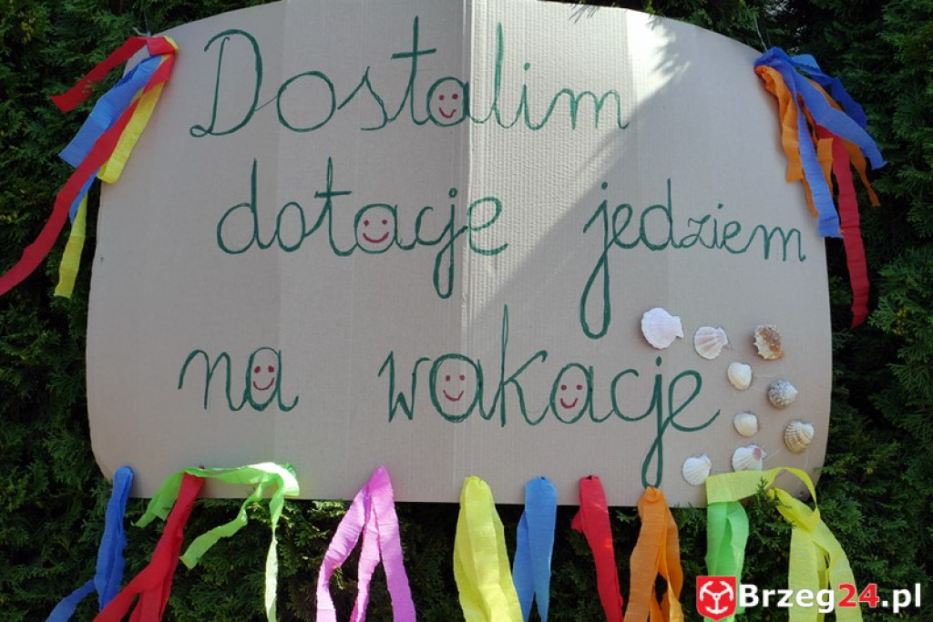 Gierszowice triumfowały u siebie - Fotorelacja z dożynkowego konkursu na najpiękniejszą koronę żniwną i na najładniejszą dekorację