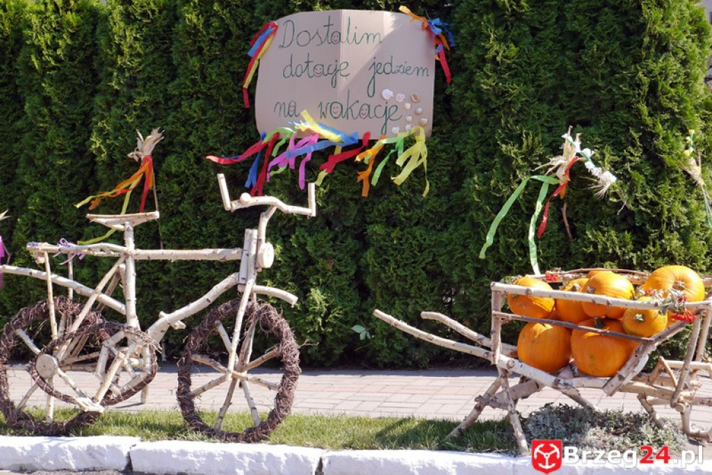 Gierszowice triumfowały u siebie - Fotorelacja z dożynkowego konkursu na najpiękniejszą koronę żniwną i na najładniejszą dekorację