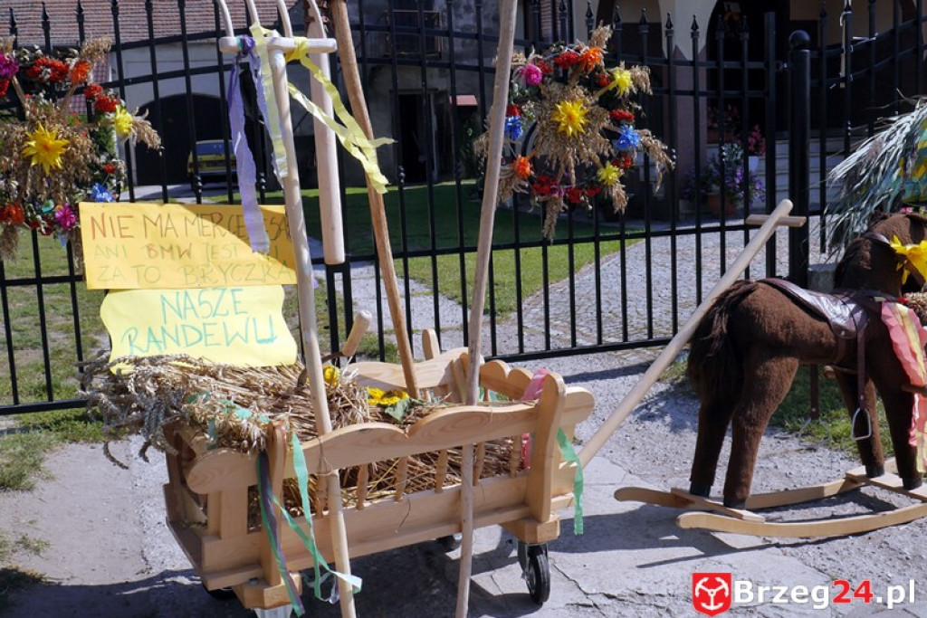 Gierszowice triumfowały u siebie - Fotorelacja z dożynkowego konkursu na najpiękniejszą koronę żniwną i na najładniejszą dekorację